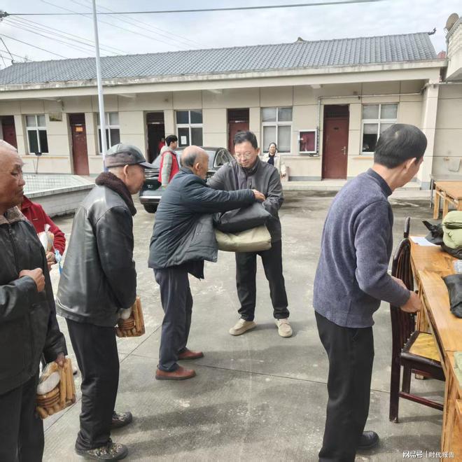 乡邻促和谐 凝心聚力共发展开元棋牌罗山县朱堂乡：情暖(图3)